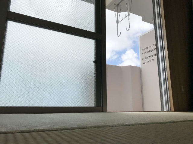 台風対策 ベランダにある鉢植え 洗濯機 物干し竿 ごみ箱はどうする ぬくとい 台風対策 ベランダにある鉢植え 洗濯機 物干し竿 ごみ箱はどうする ぬくとい