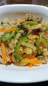 ゴーヤチャンプルつくれぽ1000越えの人気レシピ1位は 選 めんつゆで簡単 豆腐なし 苦くない スパム入り もやし入り 肉なしなど ぬくとい